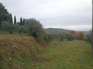 Terreno agricolo in vendita a perugia strada di compresso