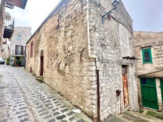 Casa indipendente in vendita a giuliana via pergole, 17