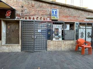 Tabaccheria in vendita a vallerano piazza della repubblica, 19