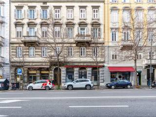 Intero stabile in vendita a trieste via cesare battisti, 24