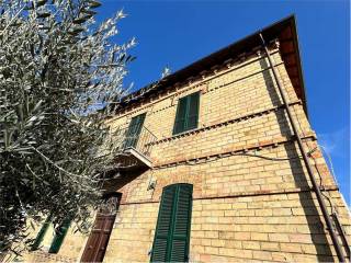 Casa indipendente in vendita a foligno via tagliamneto