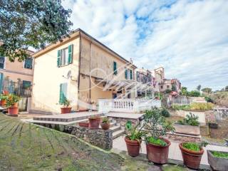 Appartamento in vendita a lerici pugliola