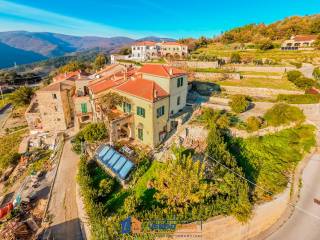 Villa bifamiliare in vendita a finale ligure via per feglino