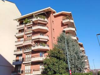 Garage in affitto a torino via francesco millio, 34