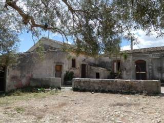 Terreno residenziale in vendita a noto contrada guardiole