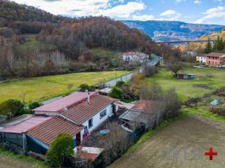 Villa bifamiliare in vendita a borgorose via ara vecchia