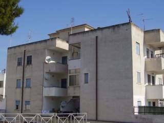 Garage in vendita a vieste via giovanni spadolini