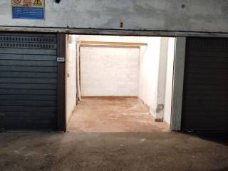 Garage in affitto a guidonia montecelio via gioacchino gesmundo, 9