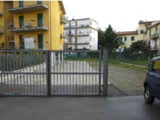 Garage in vendita a figline e incisa valdarno piazza giuseppe e vinicio capanni, 4/a