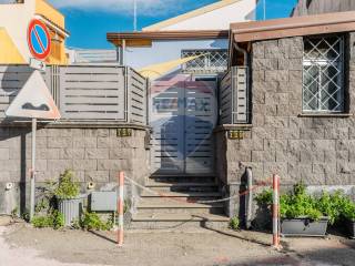 Casa indipendente in vendita ad acireale via grotticelle, 129