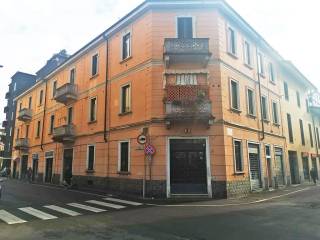 Negozio in vendita a saronno via monsignor angelo ramazzotti, 43