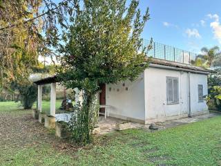 Villa in vendita ad anzio via casal di claudia, 142