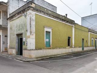 Villa in vendita a castri di lecce via nazario sauro