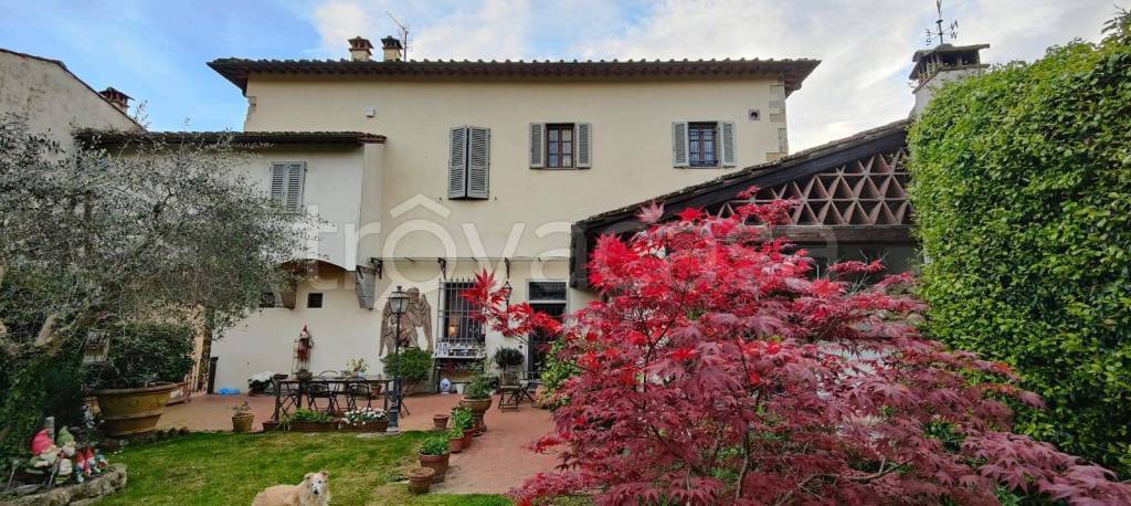 casa indipendente in vendita a Calenzano in zona Carraia