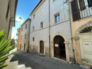 Casa indipendente in vendita ad alatri via degli ernici