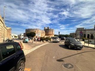 Negozio in affitto a otranto via antonio primaldo