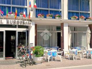 Albergo in vendita a gabicce mare via veneto, 5