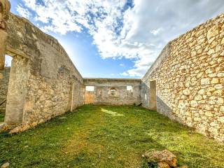 Rustico in vendita a noto contrada buonivini