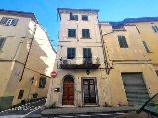 Appartamento in vendita a pistoia via porta s. marco, 24