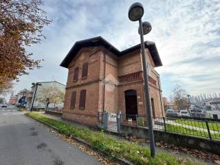 Ufficio in vendita a massa lombarda via martiri della libertà, 61