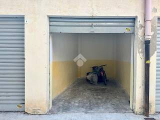 Garage in vendita a torino via conte di roccavione, 27