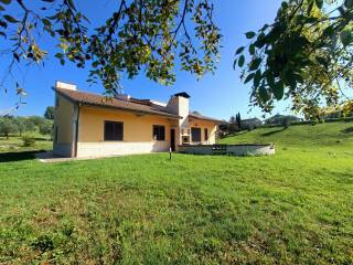 Villa in vendita a isernia contrada fonte costanzo, 10