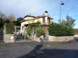 Villa in vendita ad anguillara sabazia via vico catarci