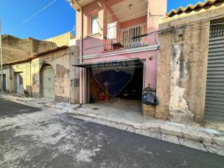 Garage in vendita a santa croce camerina via belpiano, 25