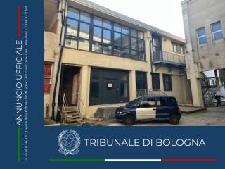 Magazzino all'asta a budrio via mori 6