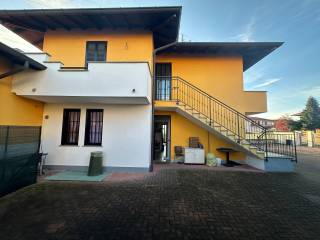 Villa bifamiliare in vendita a borgo ticino via 25 aprile