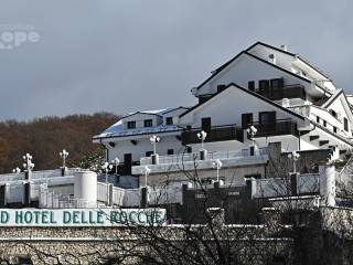 Intero stabile in vendita a rocca di mezzo via per secinaro