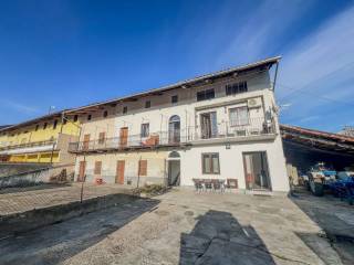 Casa indipendente in vendita a borgo d'ale via ivrea 14