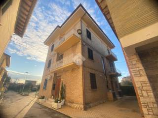 Casa indipendente in vendita a bastia umbra via del partigiano, 4