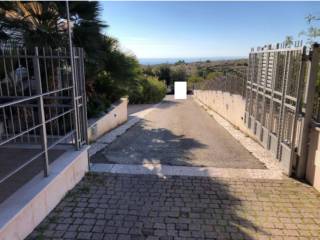 Garage in vendita a san giovanni rotondo viale aldo moro, 163