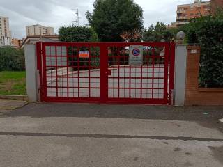 Garage in vendita a pomezia via enrico berlinguer, 5