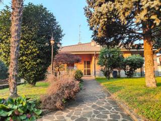 Villa in vendita a bregnano via cavalieri di vittorio veneto, 48