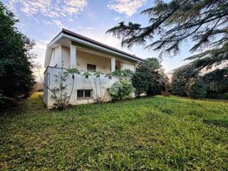 Villa in vendita ad anguillara sabazia via dei caprioli, 10