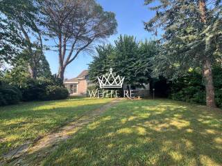 Villa bifamiliare in in vendita da privato a besano via gastaldi, 14