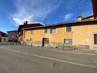 Casa indipendente in vendita a clusone via fiorine, 68