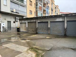 Garage in vendita a torino via foligno, 66