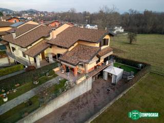 Villa a schiera in vendita a paruzzaro via s. grato 23