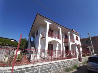 Villa bifamiliare in in vendita da privato a castel volturno via andrea locatelli, 9