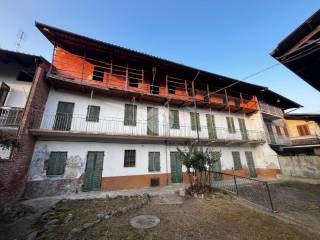 Casa indipendente in vendita a caravino vicolo zanetta, 9