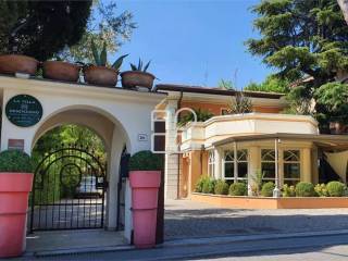 Villa in vendita a desenzano del garda via guglielmo marconi