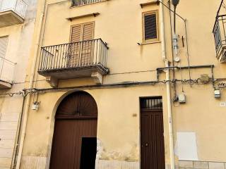 Casa indipendente in vendita ad alcamo via tenente pietro fundarò, 24