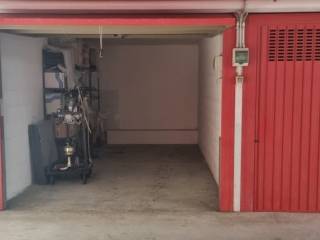 Garage in vendita a savona via nizza