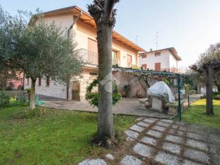 Villa bifamiliare in vendita a carpi via carlo volpi, 16