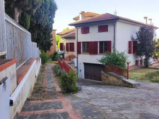 Villa in in vendita da privato a sinalunga via niccolò paganini, 35