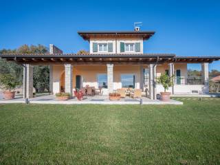 Villa in vendita a costermano sul garda piazza gian battista ferrario, 1