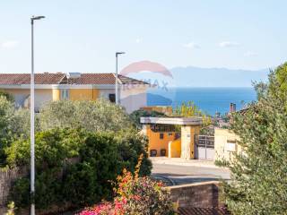 Casa indipendente in vendita a quartu sant'elena via dei ginepri, 71a